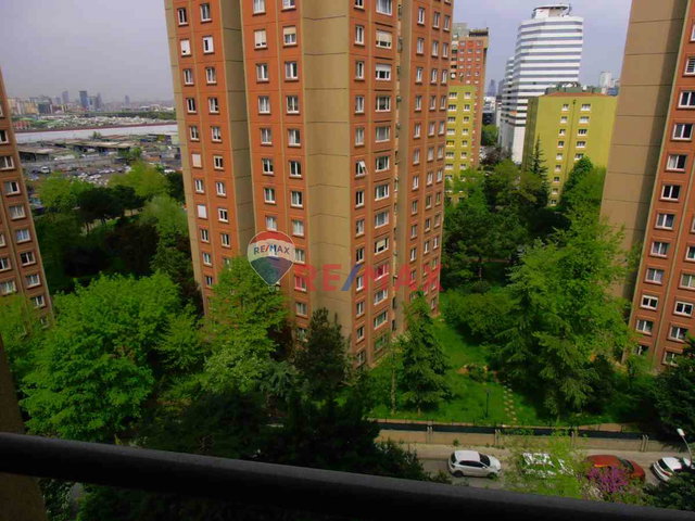 ESTON ÇAMLIEVLER ATAŞEHIR 3+1 SITE DAIRESI