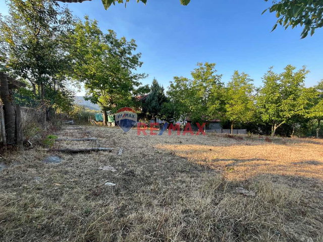 REMAX MAVİ ÖMER ESEN'DEN  PAZARCIK'TA 5083 M² ARSALI MÜSTAKİL EV
