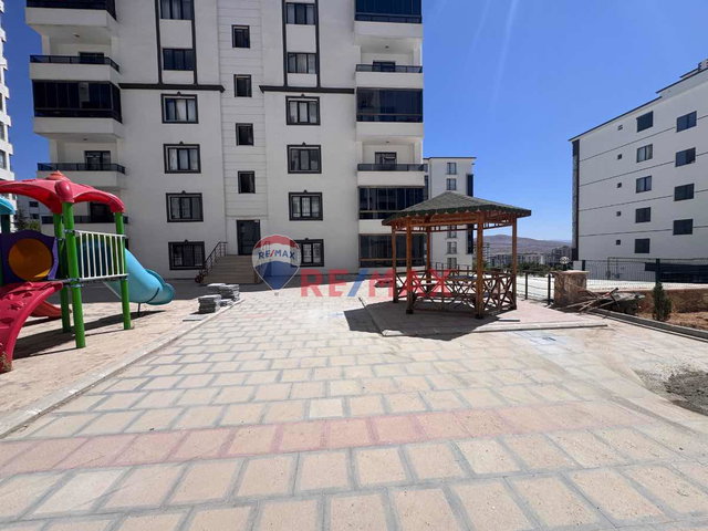 RE/MAX DOĞU'DAN ÇAYDAÇIRA'DA SATILIK 3+1 SATILIK DAİRE