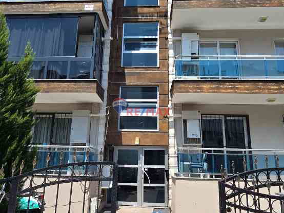 REMAX MODEL'DEN ASMALIEVLER'DE 55M² 1+1 KIRALIK APART