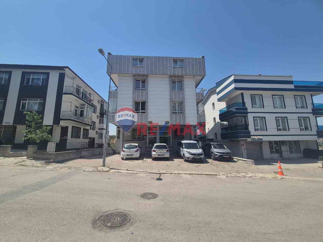 EMNİYET MAHALLESİNDE MANZARALI 4+1 SATILIK DAİRE