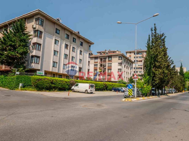 ATAŞEHIR SİNPAŞ KORU KONUTLARI'NDA SATILIK 3+1 BAHÇE DUBLEKS