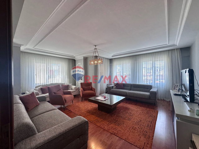 DURUŞEHİR BÖLGESİ SİSTEM SİTESİNDE SATILIK ARAKAT 3+1 DAİRE