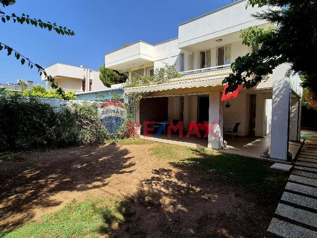 ÇEŞME ALTINYUNUS’TA 350 M² ARSA İÇİNDE 3+1  VİLLA