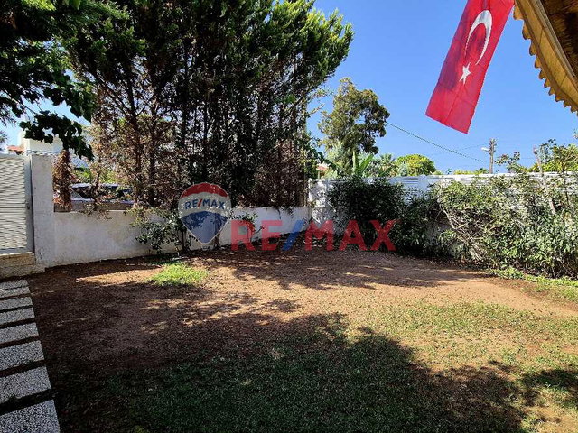 ÇEŞME ALTINYUNUS’TA 350 M² ARSA İÇİNDE 3+1  VİLLA