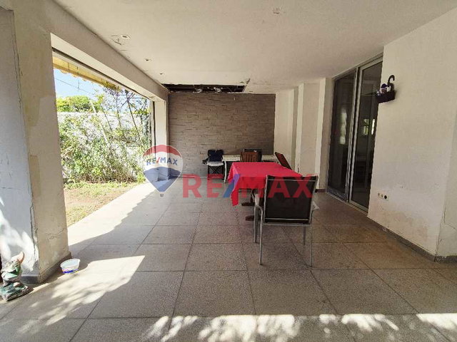 ÇEŞME ALTINYUNUS’TA 350 M² ARSA İÇİNDE 3+1  VİLLA