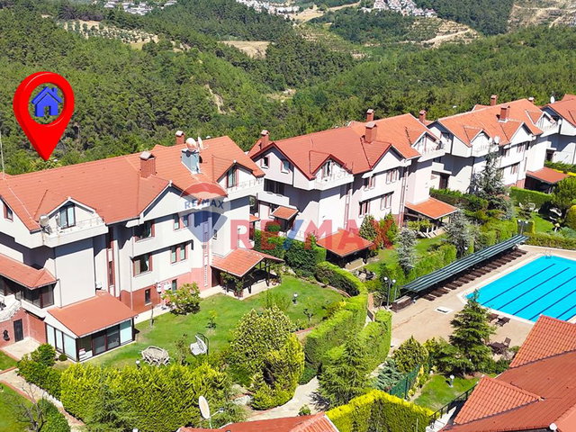 REMAX BEYAZ BADEMLİ'DE NATÜREL EVLER SİTESİNDE LÜKS VİLLA