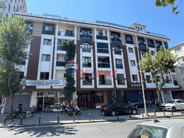 GAZİOSMANPAŞA KÜÇÜKKÖY PARÖZ EVLERİNDE SATILIK 3+1 DAİRE