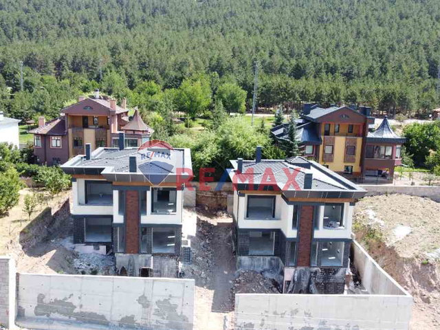 KIRLANGIÇ VADİSİNDE ŞEHİR MANZARALI 8+1 ASANSÖRLÜ LÜKS VİLLA