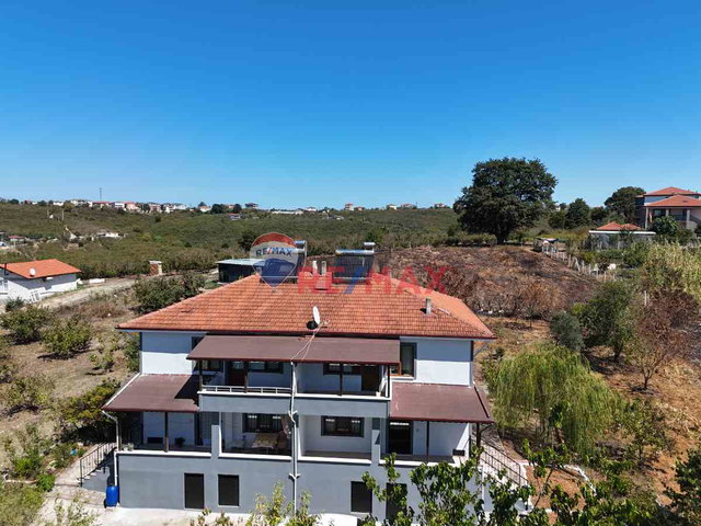 RE/MAX MAVİDEN 2650 M2 ARSA ÜZERİNDE 2 ADET YENİ 4+1 MÜSTAKİL EV