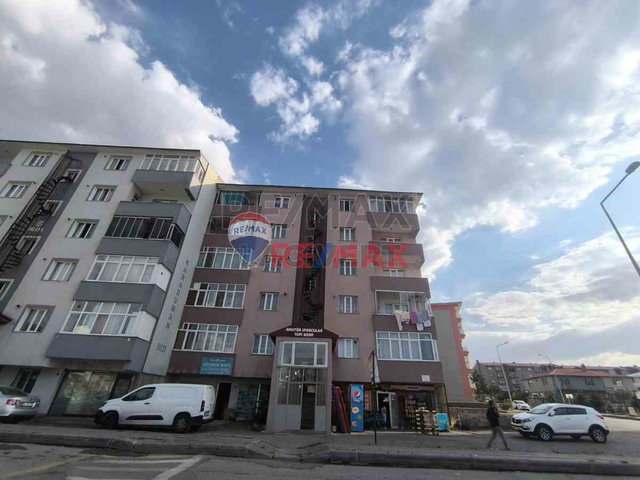 REMAX LACİVERT'TEN YILDIZKENT'TE SATILIK GENİŞ 3+1 DAİRE