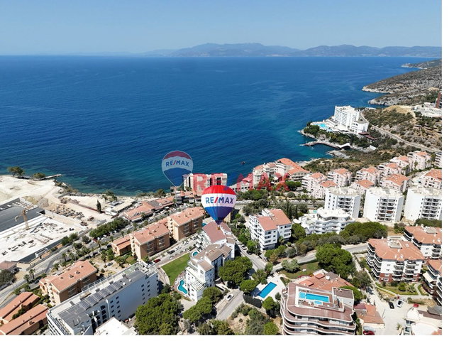 KUŞADASI MERKEZDE MARİNA BÖLGESİNDE PİNE CİTY’DE DENİZ MANZARALI DAİRE