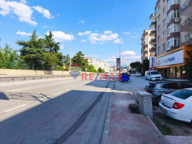 REMAX NATURAL DEN ATATÜRK MAHALLESİ D-130 YOLU ÜZERİNDE  3+1 SATILIK