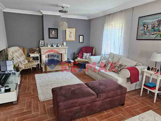 USKUMRUKÖY ARIKÖY'DE SATILIK BÜYÜK BAHÇELI SATILIK 4+1 VILLA