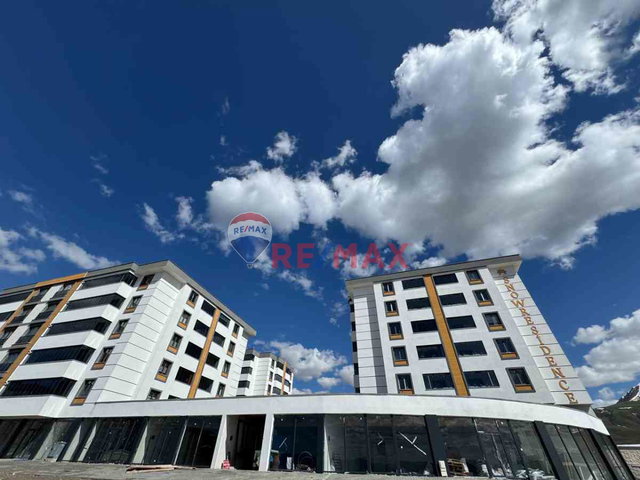 RE/MAXLACİVERT'TEN SNOW REZİDANS'TA SATILIK LÜKS 4+1 DAİRE