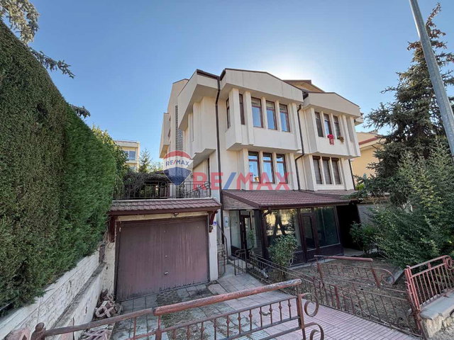 MESA KORU SİTESİNDE AYDINLIK YEŞİLLİKLER İÇİNDE SATILIK VİLLA