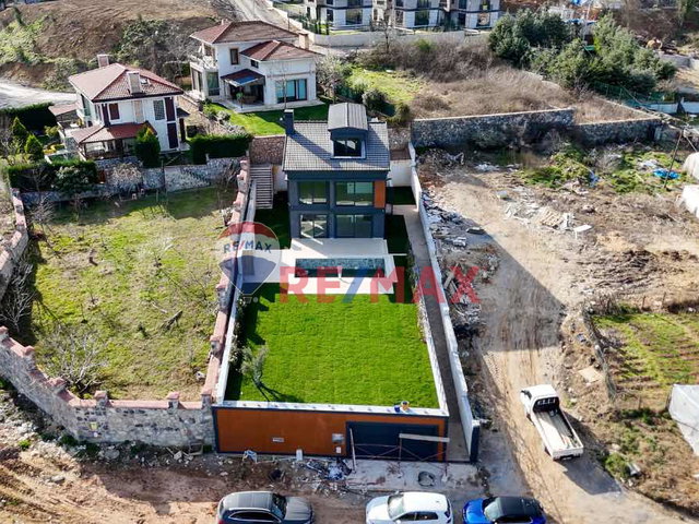 ŞILE AHMETLI' DE 5+2 SATILIK VILLA HAVUZ KAPALI OTOPARK