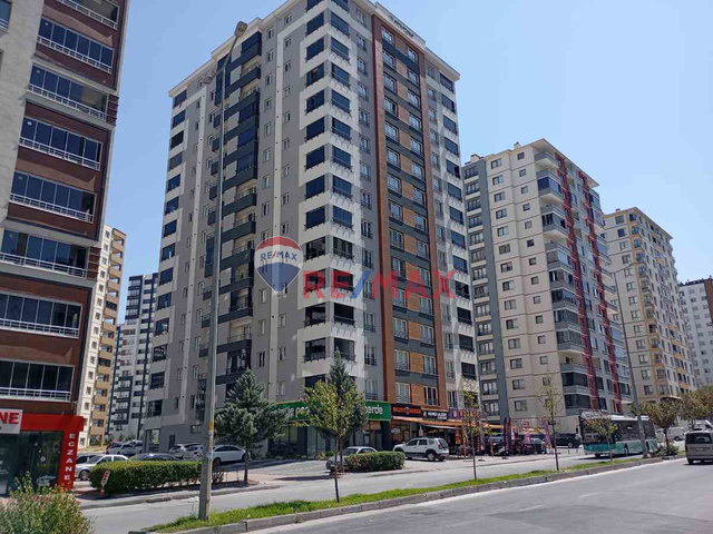 PAPATYA CADDESİNDE SÜPER LÜKS 3+1 SATILIK DİARE