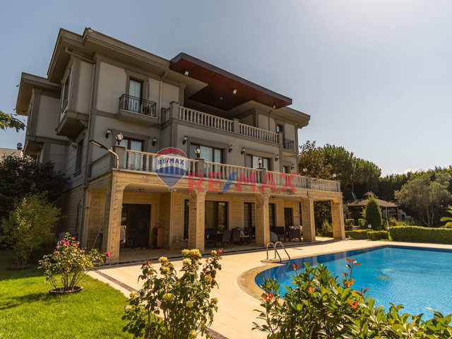 BÜYÜKÇEKMECE TEPEKENT SİTESİ 8+3 SATILIK LÜKS MÜSTAKİL VİLLA