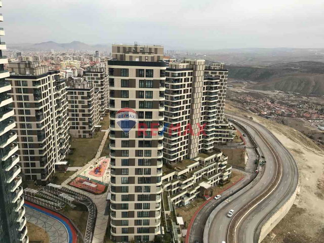 BAŞKENT EMLAK KONUT ÖZEL YAPILI YÜKSEK KAT GİYİNME ODALI 2+1 FIRSATI!