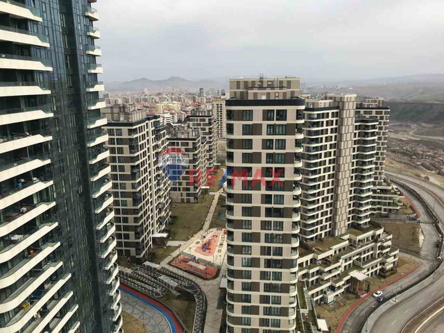 BAŞKENT EMLAK KONUT ÖZEL YAPILI YÜKSEK KAT GİYİNME ODALI 2+1 FIRSATI!