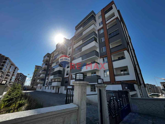 REMAX İLKE'DEN KOMBİNA'DA ULTRA LÜKS 4+1 SATILIK DAİRE