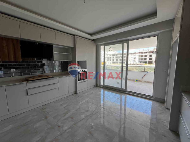 REMAX İLKE'DEN KOMBİNA'DA ULTRA LÜKS 4+1 SATILIK DAİRE