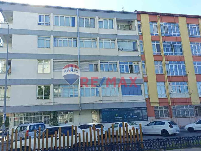 FUZULİDE ANACADDE ÜZERİ SATILIK MASRAFSIZ 2+1 GENİŞ DAİRE