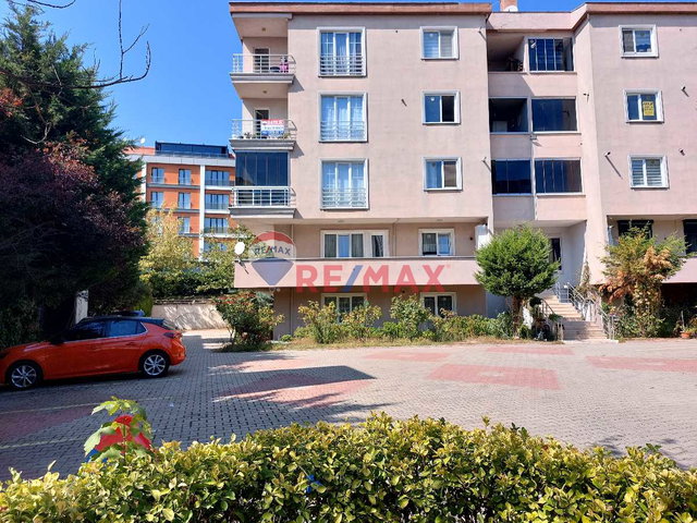 BEYLİKDÜZÜ ADNAN KAHVECİ 4+1 SİTE İÇİ GENİŞ FERAH SATILIK DAİRE