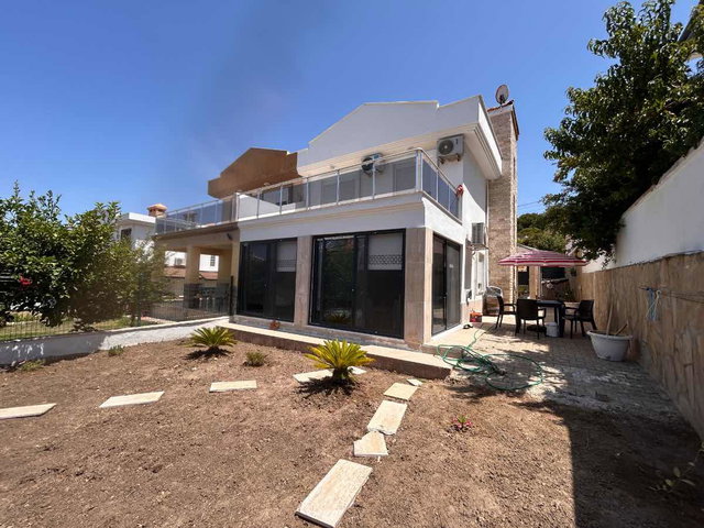 ÇEŞME YALI MAH. 275 M² ARSA PAYLI, BAHÇELİ, DENİZ MANZARALI 3+1 VİLLA