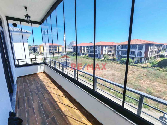 REMAX MAVİ'DEN KARASU'DA YERDEN ISITMA, CAM BALKONLU, KOMBİLİ, EBEVEYN BANYOLU