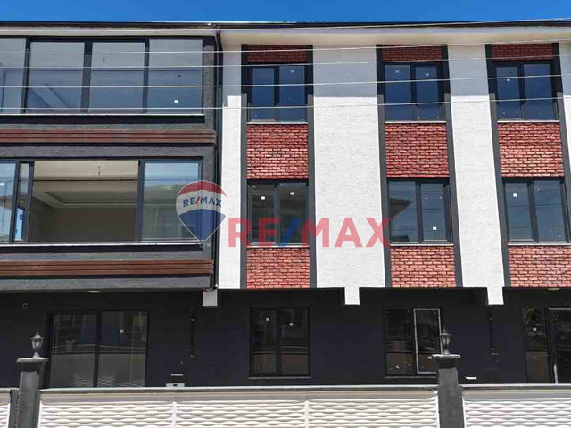 REMAX MAVİ KARASU KABAKOZ ANAYOLA YAKIN HAVUZLU 2+1 DAIRE