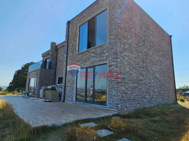 DERİNCE TAHTALI'DA 6559 M2 ARSA İÇİNDE DUBLEKS VİLLA+MÜŞTEMİLAT