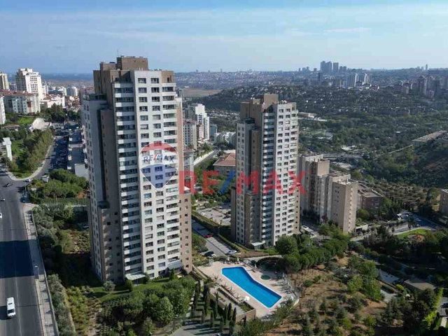 BAHÇEŞEHİR MESA NUROL SAZLI BAHÇE DE TADİLATLI 4+1