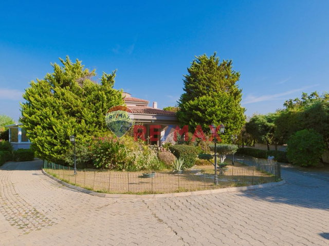 URLA’DA EŞSİZ BİR MALİKANE