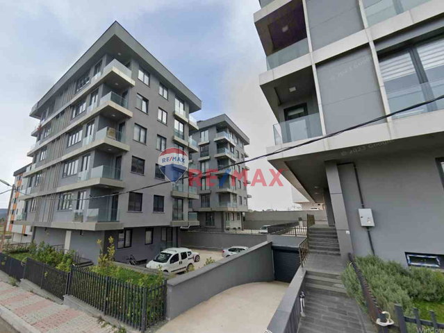 İSTANBUL SULTANBEYLİ'DE SİTE İÇİNDE 3+1 ARA KAT SATILIK DAİRE