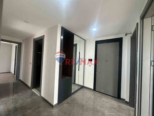 KARTEPE ZERAY MAHAL’DE MODERN ARAKAT 3+1 SATILIK DAIRE