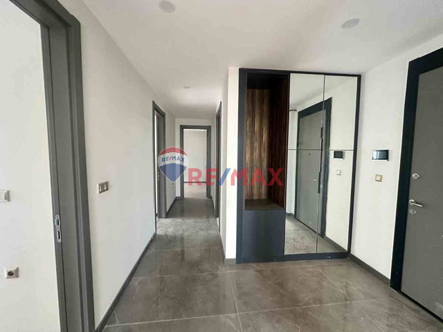 KARTEPE ZERAY MAHAL’DE MODERN ARAKAT 3+1 SATILIK DAIRE