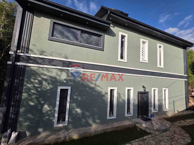 ISTANBUL UN ARKA BAHÇESINDE KOCAELI DE CENNETIN KALBINDE SATILIK VILLA