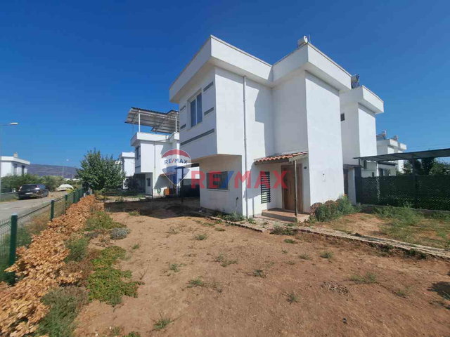 SEFERIHİSAR YÜZME HAVUZLU SITEDE EŞYALI 2+1 YAZLIĞIMIZ KİRALIKTIR