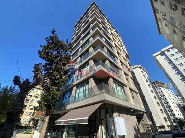 KADIKÖY MERDIVENKÖY'DE SIFIR DAIRE. YAŞAM BAŞLADI!