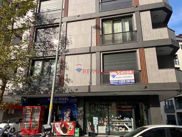 BEŞIKTAŞ DIKILITAŞ EMIRHAN CADDESI ÜZERINDE SIFIR DAIRE