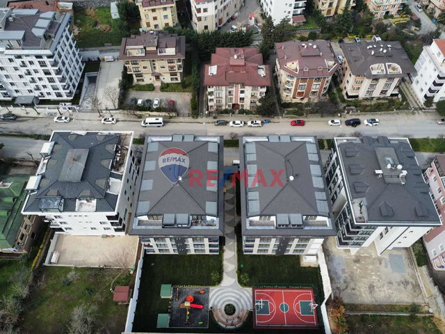 ATABEK CD. ÜZERİNDE ARAKAT 3+1 SIFIR KAPALI OTOPARKLI SATILIK