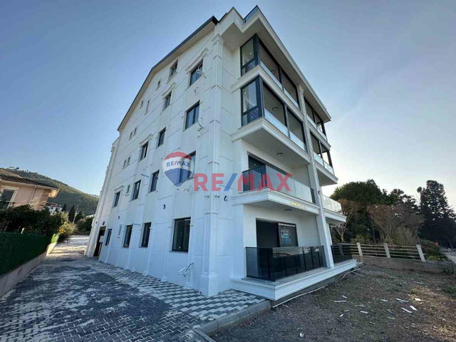 KOCAELİ KARAMÜRSEL EREĞLI SAHIL CADDESİNDE DENIZE SIFIR KIRALIK 2+1 DAIRE