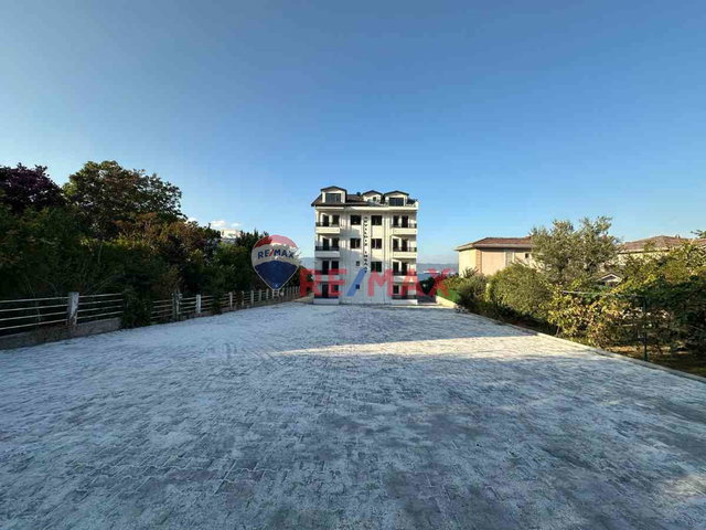KOCAELİ KARAMÜRSEL EREĞLI SAHIL CADDESİNDE DENIZE SIFIR KIRALIK 2+1 DAIRE
