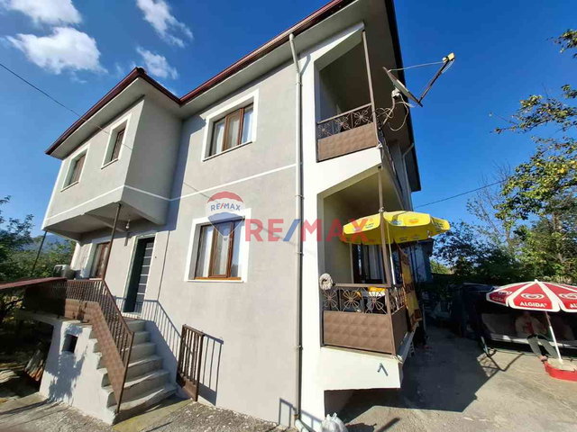 MUDURNU MERKEZDE CADDEYE CEPHE BAHÇELİ MÜSTAKİL İKİ KATLI SATILIK EV