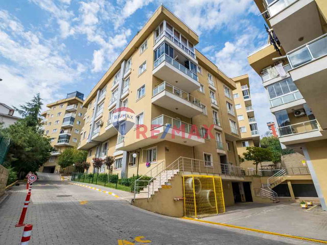 PENDIK FINIA PAŞAPARK SİTESİN'DE SATILIK 2+1 DAİRE