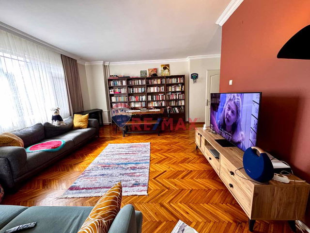 KENTSEL DÖNÜŞÜME UYGUN BAKIMLI ÜÇ CEPHELİ 3+1 DAİRE