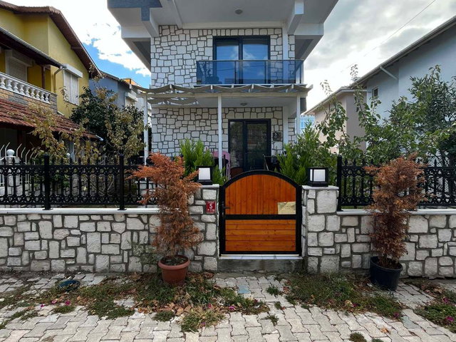 AVŞA ADASI TÜRKELİ MAHALLESİNDE SATILIK TRİPLEKS VİLLA!!!