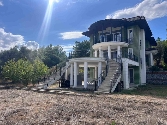 URLA KUŞÇULARDA 2483 M² ARSA PAYINA SAHIP, 400 M² 6+2 MÜSTAKIL